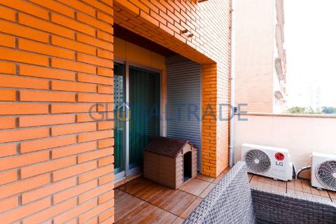 Apartamento T3 com terraço em Pedrouços