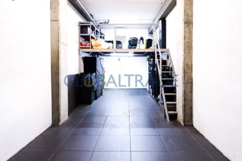 Apartamento T3 com terraço em Pedrouços