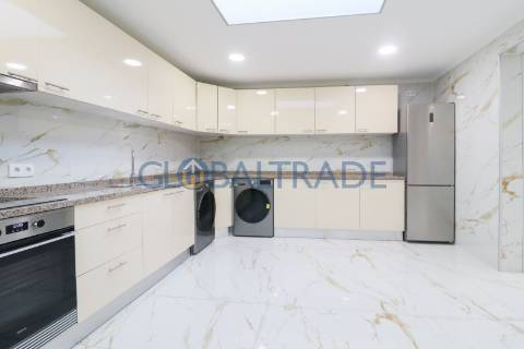 Moradia T3 Renovada em São Roque da Lameira