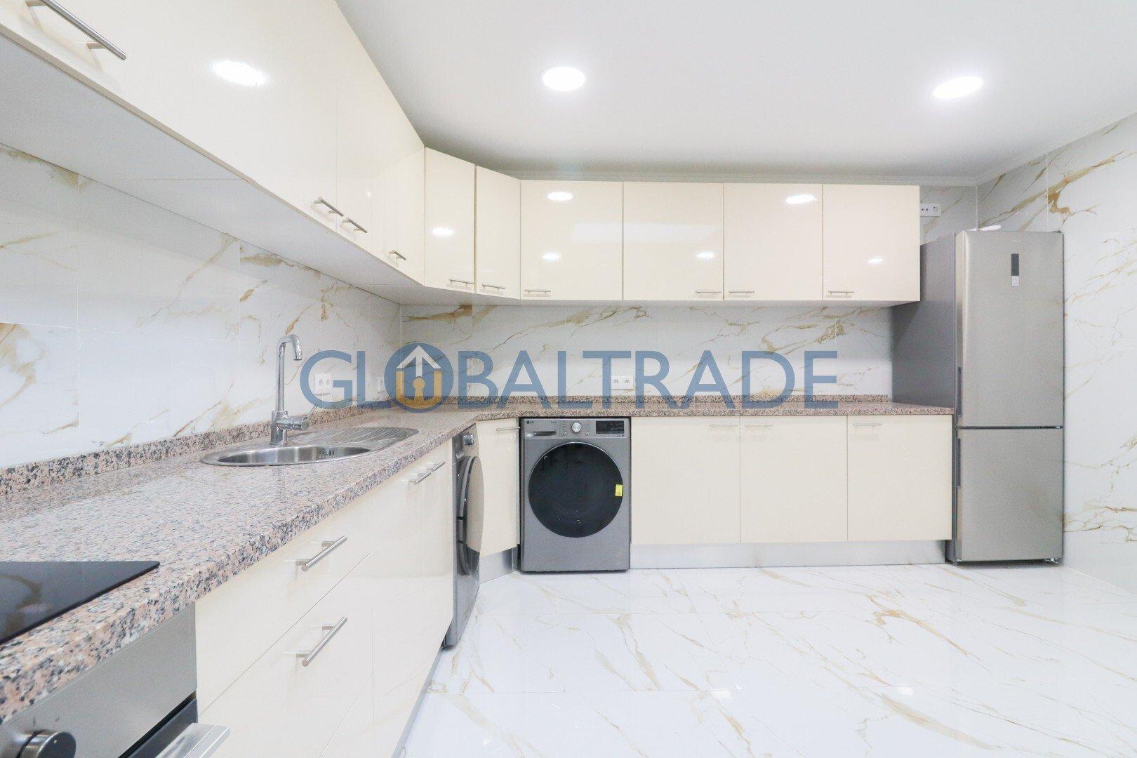 Moradia T3 Renovada em São Roque da Lameira