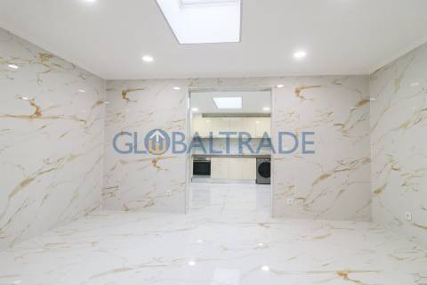 Moradia T3 Renovada em São Roque da Lameira