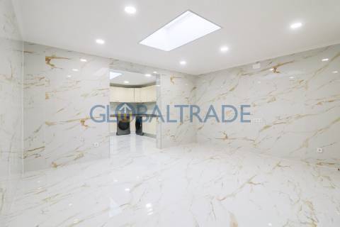 Moradia T3 Renovada em São Roque da Lameira