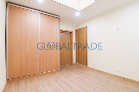 Moradia T3 Renovada em São Roque da Lameira