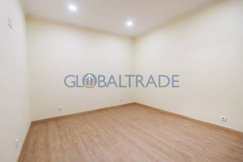 Moradia T3 Renovada em São Roque da Lameira