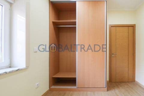 Moradia T3 Renovada em São Roque da Lameira