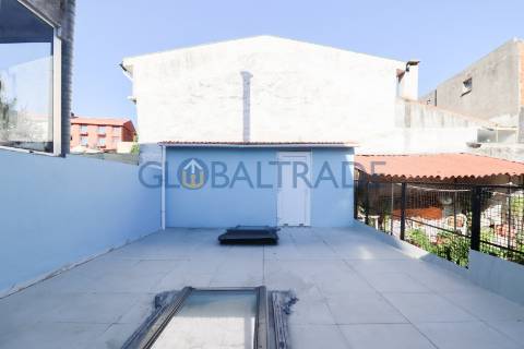 Moradia T3 Renovada em São Roque da Lameira