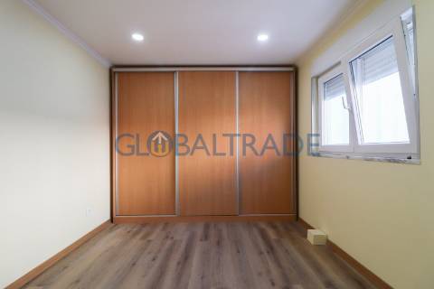 Moradia T3 Renovada em São Roque da Lameira