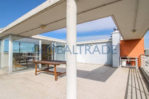 Apartamento T3 com terraço em Valbom