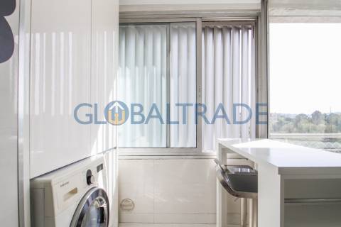 Apartamento T3 com terraço em Valbom