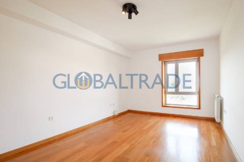 Apartamento T3 com terraço em Valbom