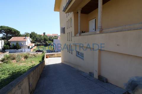 Moradia T4 com terraço e churrasqueira em Foz do Sousa