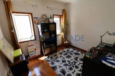 Moradia T4 com terraço e churrasqueira em Foz do Sousa