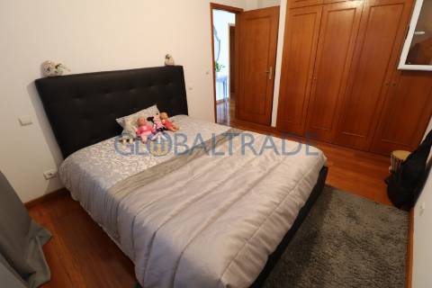 Moradia T4 com terraço e churrasqueira em Foz do Sousa