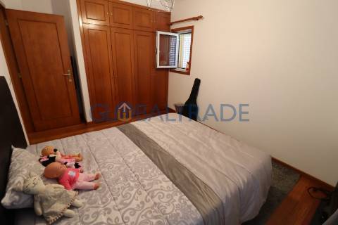 Moradia T4 com terraço e churrasqueira em Foz do Sousa