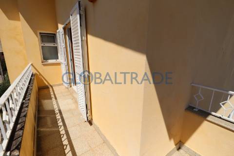 Moradia T4 com terraço e churrasqueira em Foz do Sousa