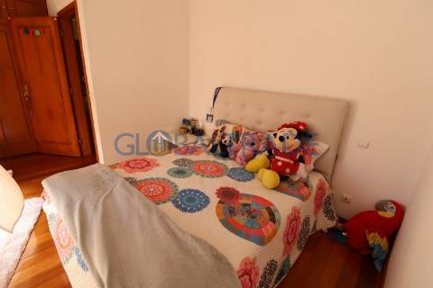 Moradia T4 com terraço e churrasqueira em Foz do Sousa