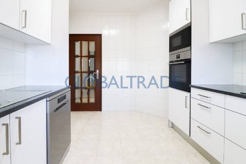 Apartamento T2+1 Renovado em Oliveira do Douro