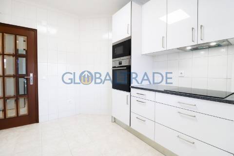 Apartamento T2+1 Renovado em Oliveira do Douro