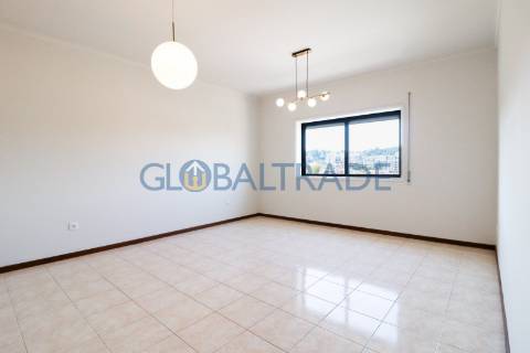 Apartamento T2+1 Renovado em Oliveira do Douro