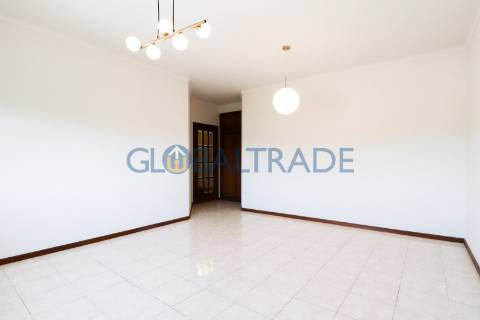 Apartamento T2+1 Renovado em Oliveira do Douro