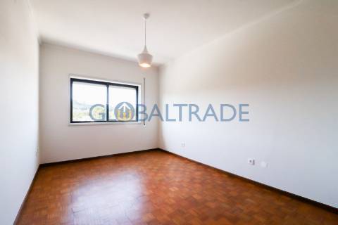 Apartamento T2+1 Renovado em Oliveira do Douro