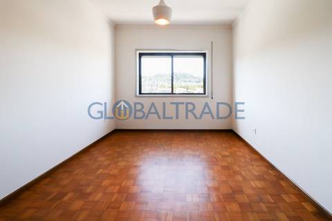 Apartamento T2+1 Renovado em Oliveira do Douro