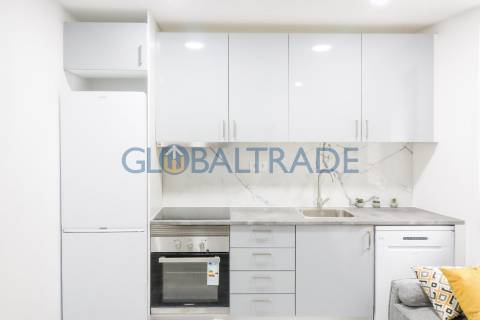 Moradia Térrea T1 Renovada e Mobilada no Porto