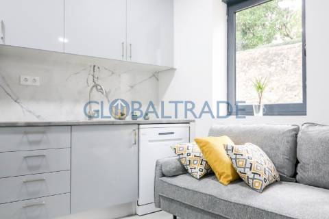 Moradia Térrea T1 Renovada e Mobilada no Porto