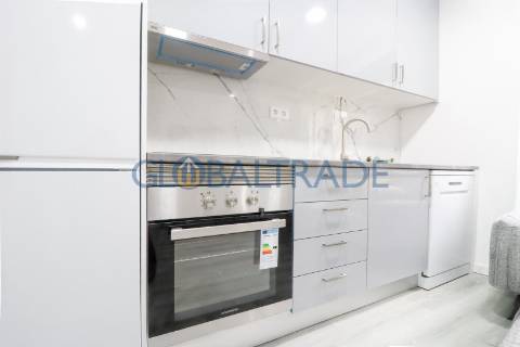 Moradia Térrea T1 Renovada e Mobilada no Porto