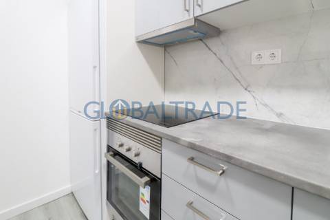 Moradia Térrea T1 Renovada e Mobilada no Porto