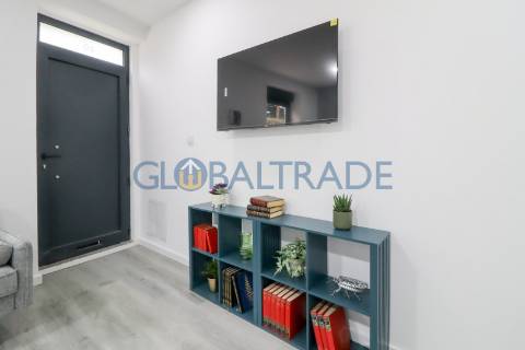 Moradia Térrea T1 Renovada e Mobilada no Porto