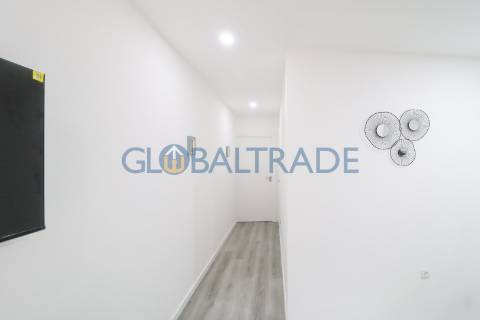 Moradia Térrea T1 Renovada e Mobilada no Porto