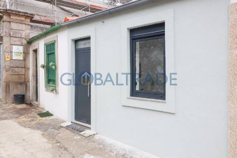 Moradia Térrea T1 Renovada e Mobilada no Porto