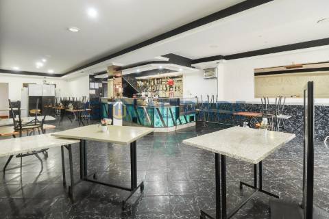 Café/Snack-Bar totalmente equipado junto à Estrada D. Miguel