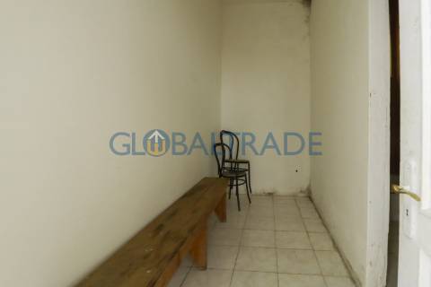 Café/Snack-Bar totalmente equipado junto à Estrada D. Miguel