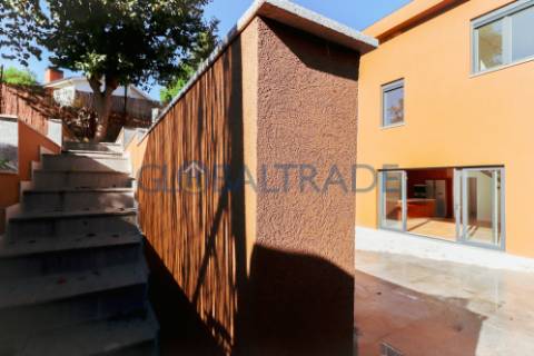 Moradia T4+2 Renovada em Águas Santas, Maia