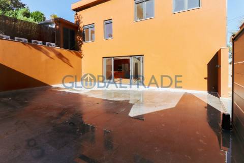 Moradia T4+2 Renovada em Águas Santas, Maia