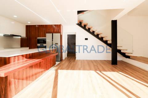 Moradia T4+2 Renovada em Águas Santas, Maia
