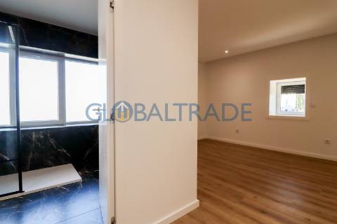 Moradia T4+2 Renovada em Águas Santas, Maia