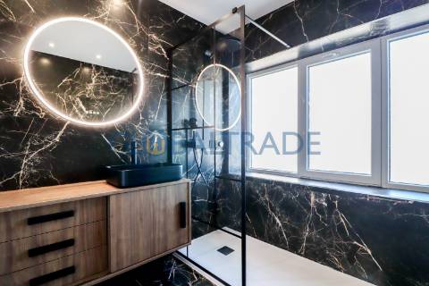 Moradia T4+2 Renovada em Águas Santas, Maia