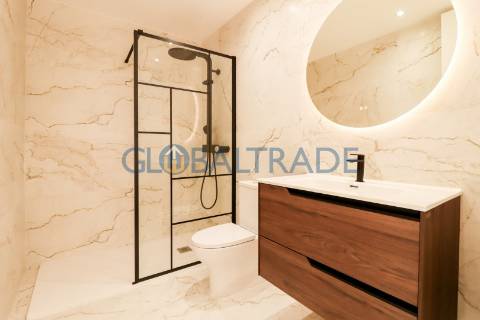 Moradia T4+2 Renovada em Águas Santas, Maia