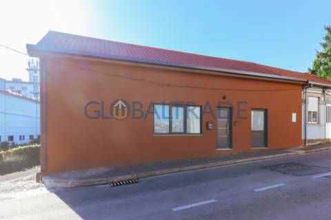 Moradia T4+2 Renovada em Águas Santas, Maia