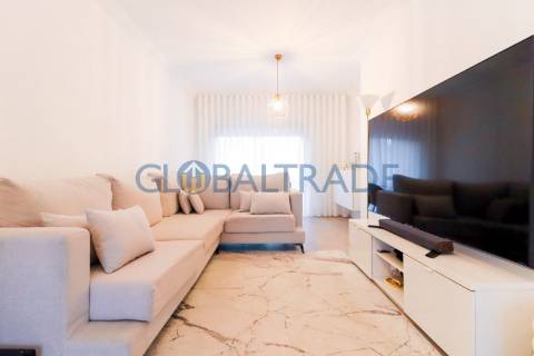 Moradia T3    -   Com Habitação T0 RC