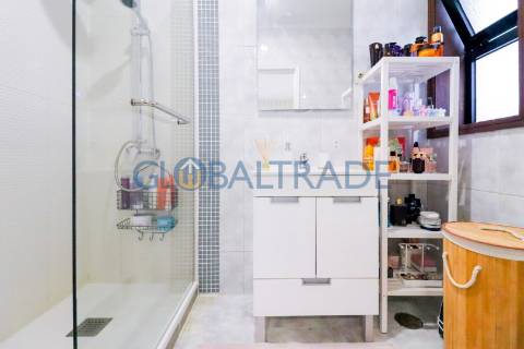 Moradia T3    -   Com Habitação T0 RC