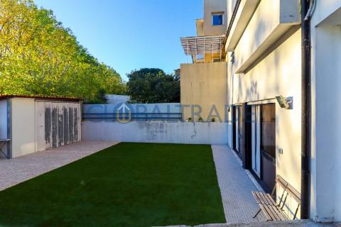 Moradia T3    -   Com Habitação T0 RC