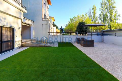 Moradia T3    -   Com Habitação T0 RC