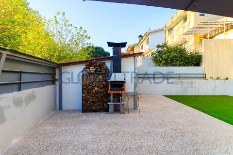 Moradia T3    -   Com Habitação T0 RC