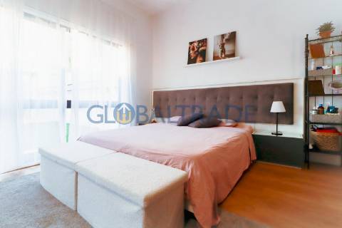 Moradia T3    -   Com Habitação T0 RC