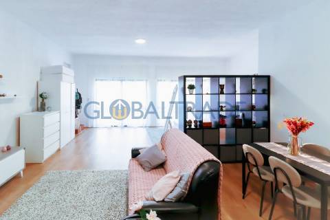 Moradia T3    -   Com Habitação T0 RC