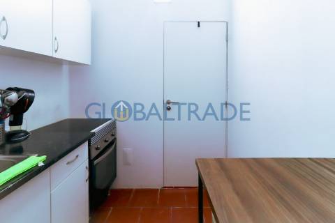 Moradia T3    -   Com Habitação T0 RC